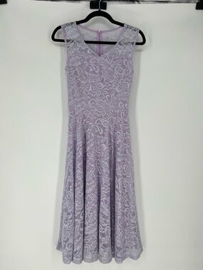 Sleeveless‎ BridesMay Lace Midi Dress in Lavender with V-Neck